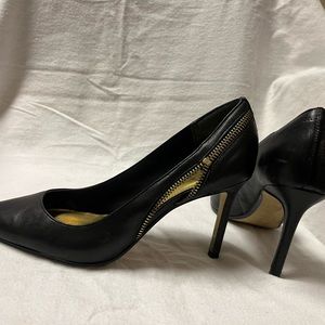 Marc fisher pointed shoes.